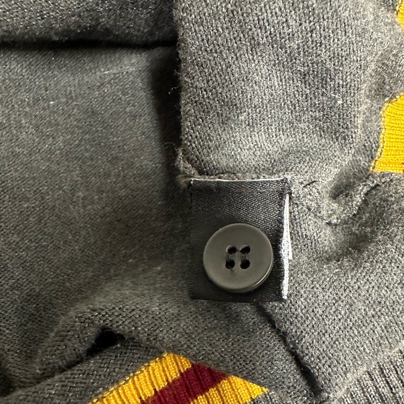 Harry Potter Authentic Gryffindor Womens Cardigan sz S - Picture 6 of 7